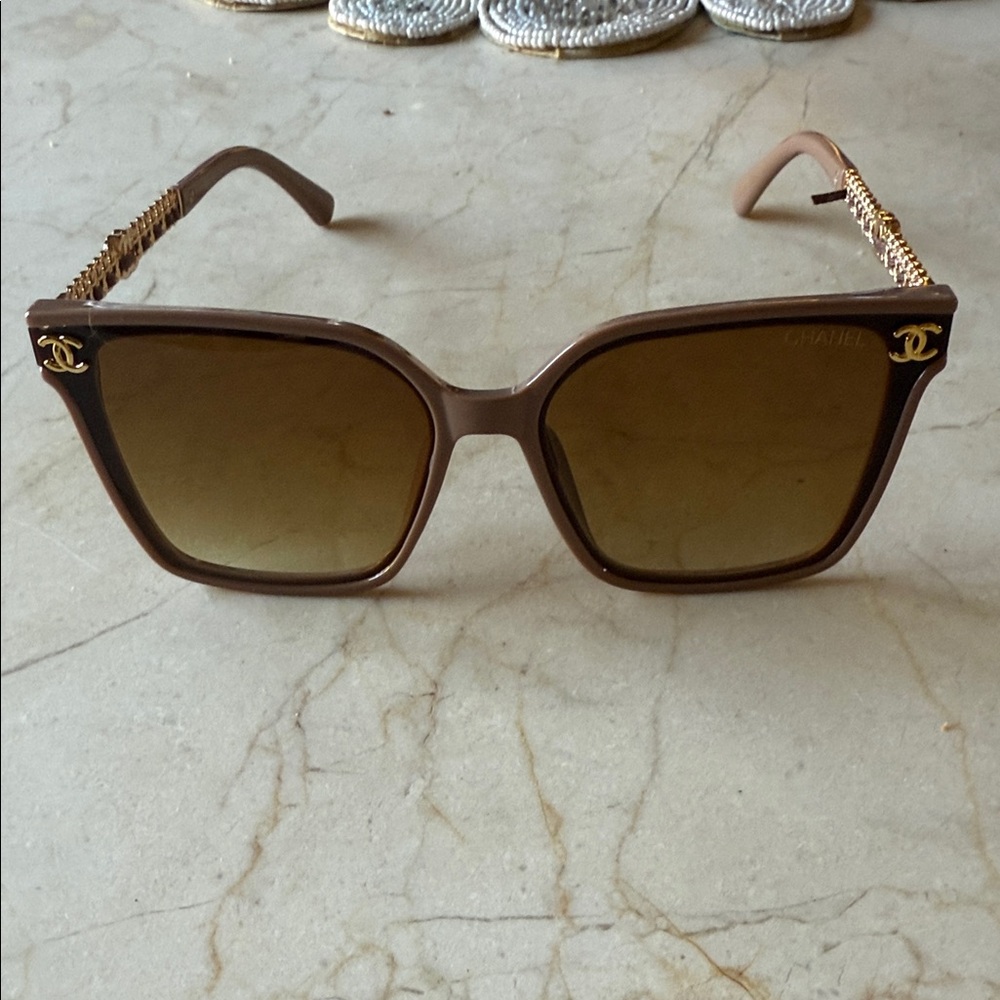CHANEL Brown Sunglasses with Gold Detailing - Picture 4 of 4